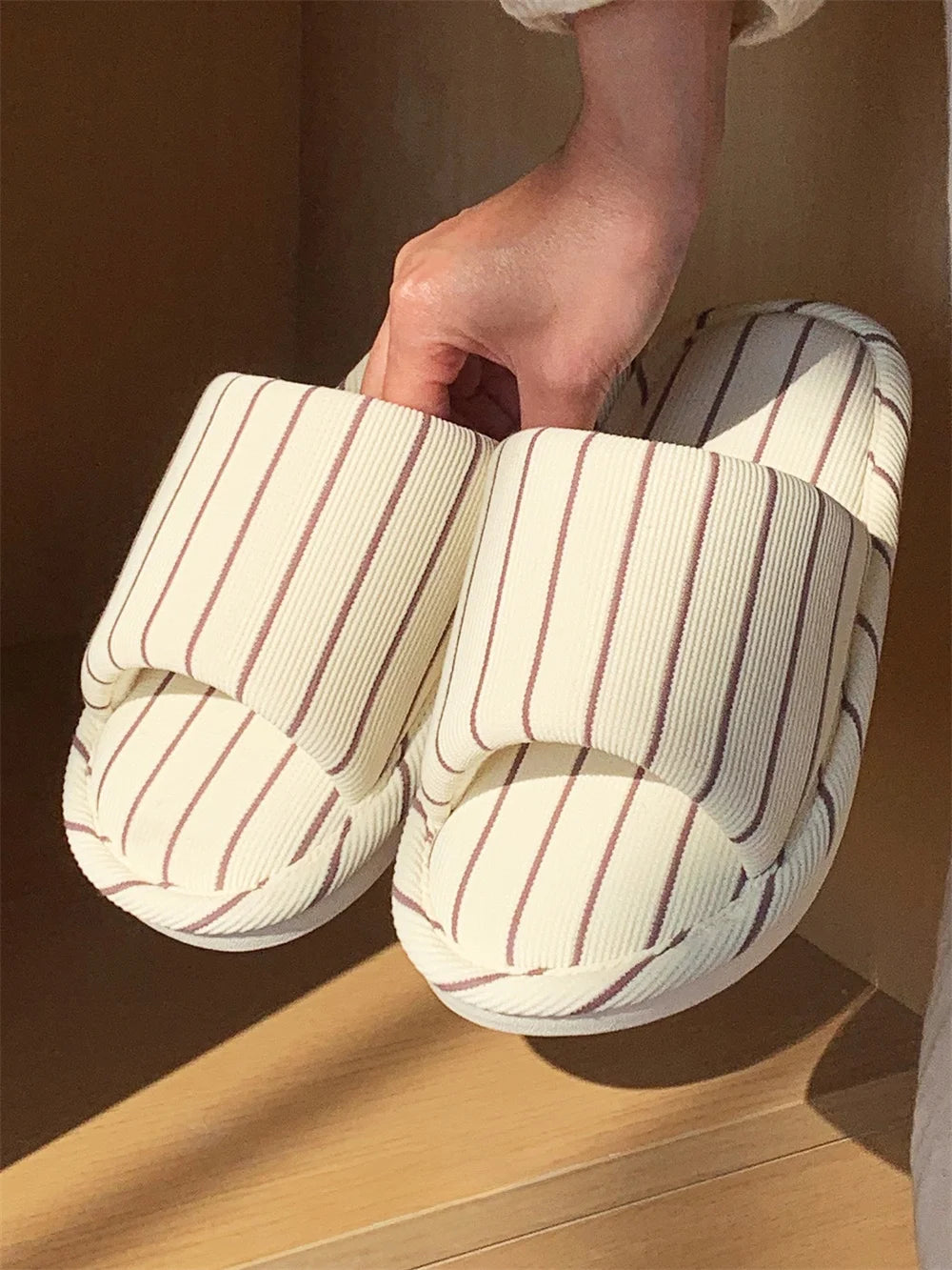 Comfortable Cotton Linen Slippers for Women Stripe Design Versatile Floor Oes Soft Bot New Sle Four Seasons Universal