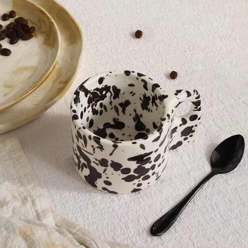 “Milk, Coffee, Small Comforts” ミルクもコーヒーも、ささやかな心地よさと一緒に。