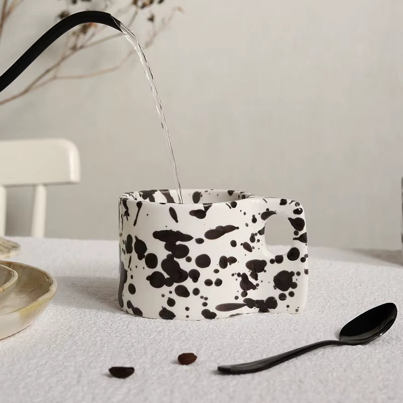 “Milk, Coffee, Small Comforts” ミルクもコーヒーも、ささやかな心地よさと一緒に。